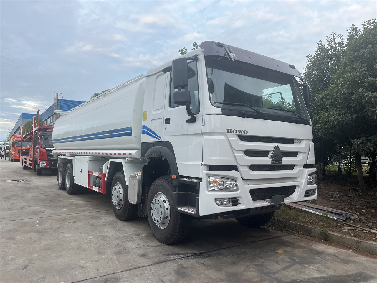 35000L SINO TRUCK HOWO fuel tank truck