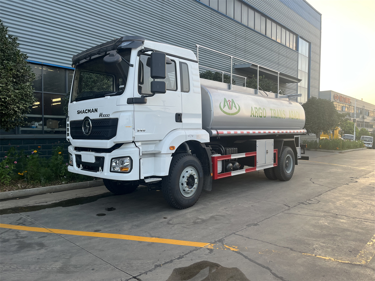 12000L CHACMAN H3000 fuel tank truck