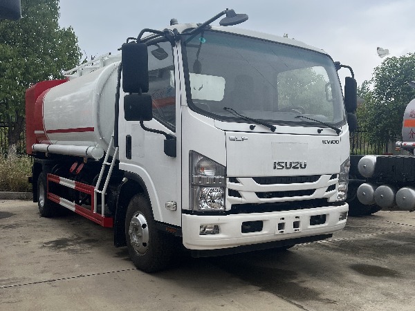 8000L ISUZU fuel tank truck