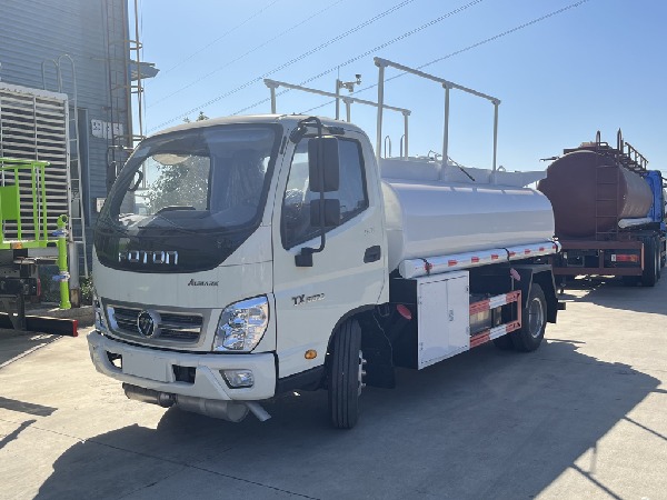 5000L FOTON fuel refueling tank truck