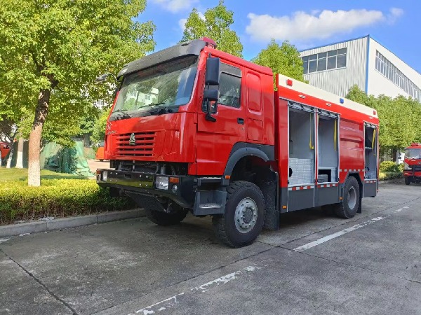 4X4 HOWO Fire Fighting Truck
