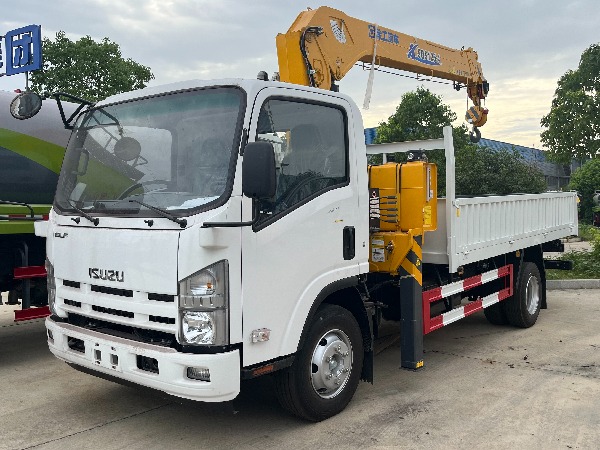 ISUZU Truck Mounted Crane