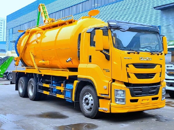 ISUZU Vacuum Sewage Suction Truck Sanitation Truck